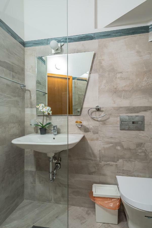 5Th Avenue Sofia Two Bedroom, Two Bathroom, Positano Street Suite By Flat Mаnager Bagian luar foto