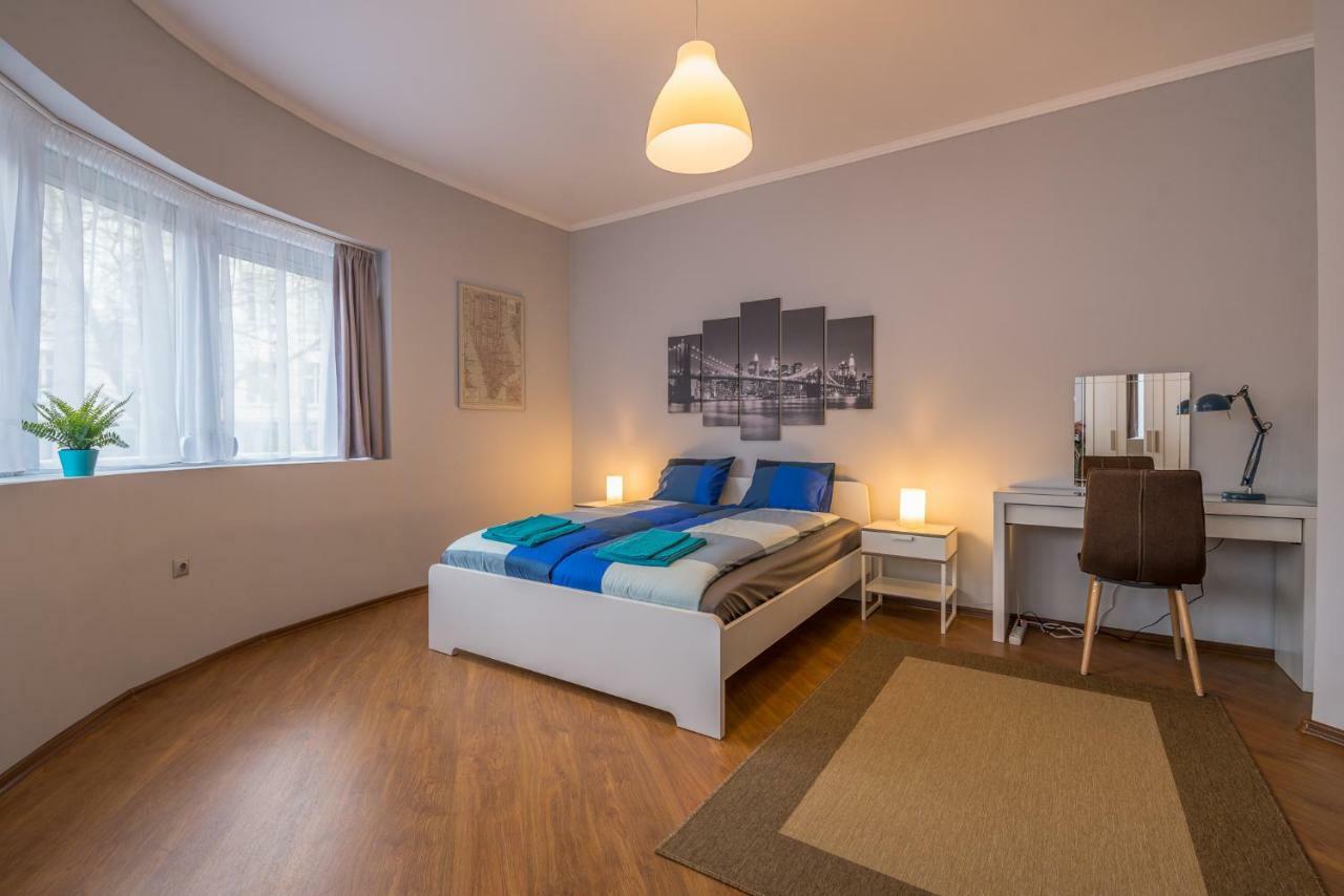 5Th Avenue Sofia Two Bedroom, Two Bathroom, Positano Street Suite By Flat Mаnager Bagian luar foto